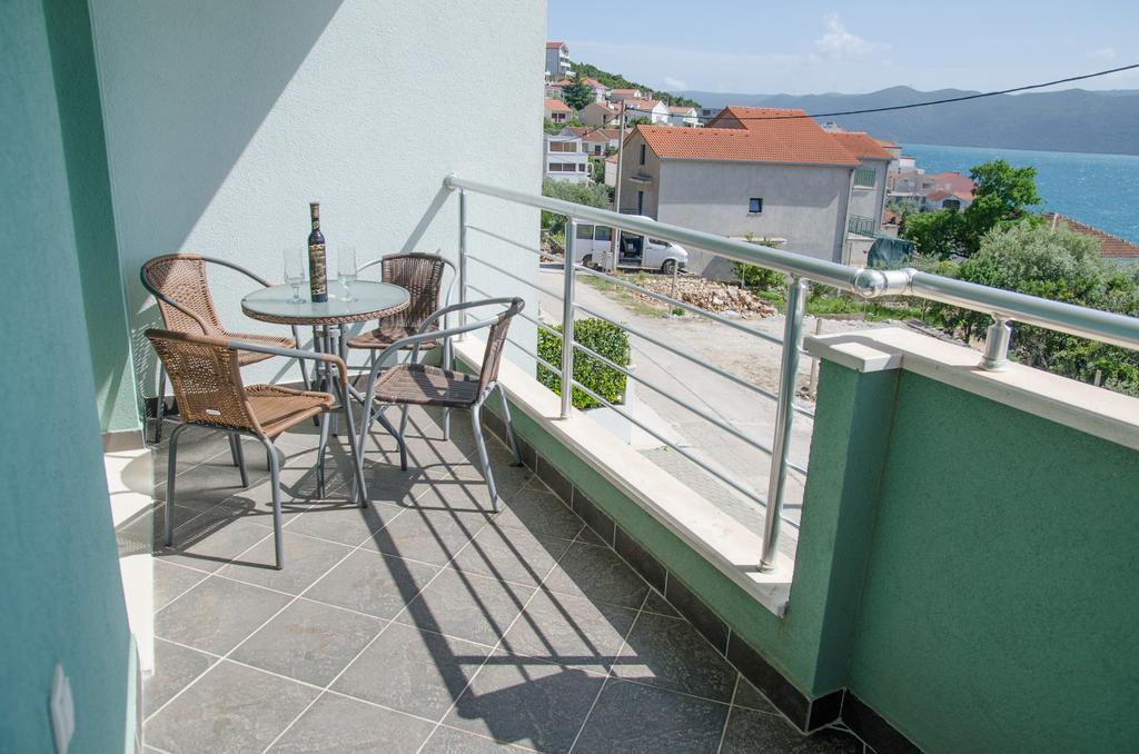Apartments Ivano Klek Exterior photo